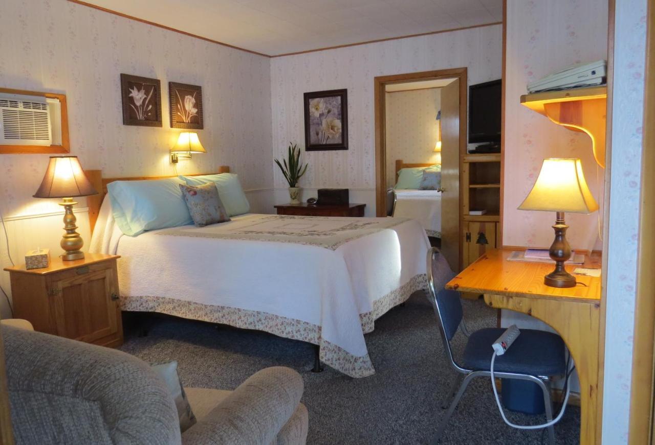 The Pines Country Inn Newcastle エクステリア 写真
