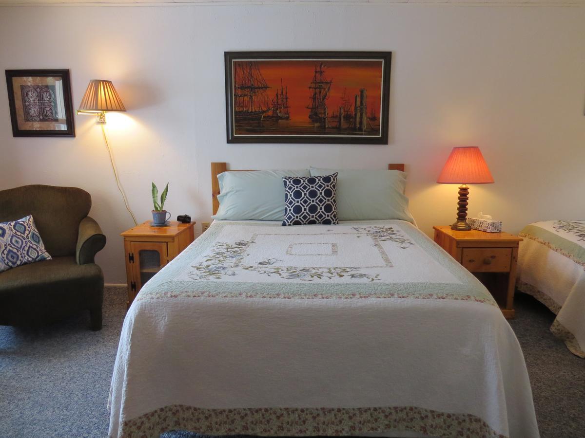 The Pines Country Inn Newcastle エクステリア 写真